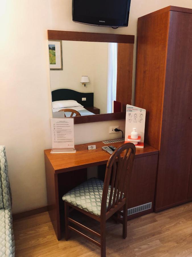 Double or Twin Room,1009528387:JPEG