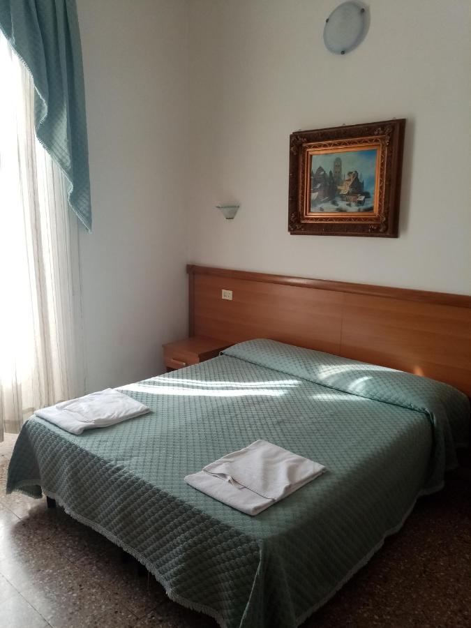 Quarto Duplo ou Twin com Casa de Banho Privativa