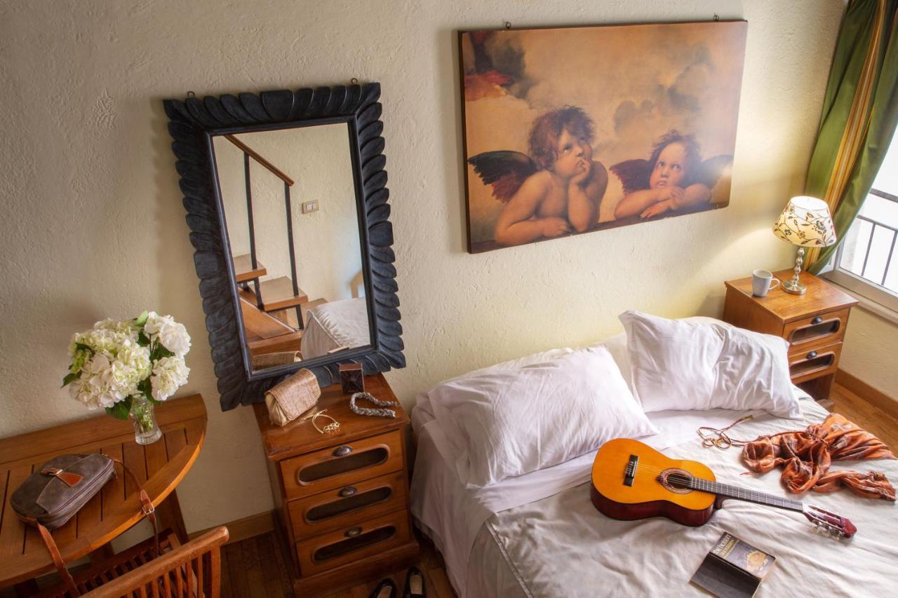 Quarto Quíntuplo com Cozinha Compacta (5 Adultos)