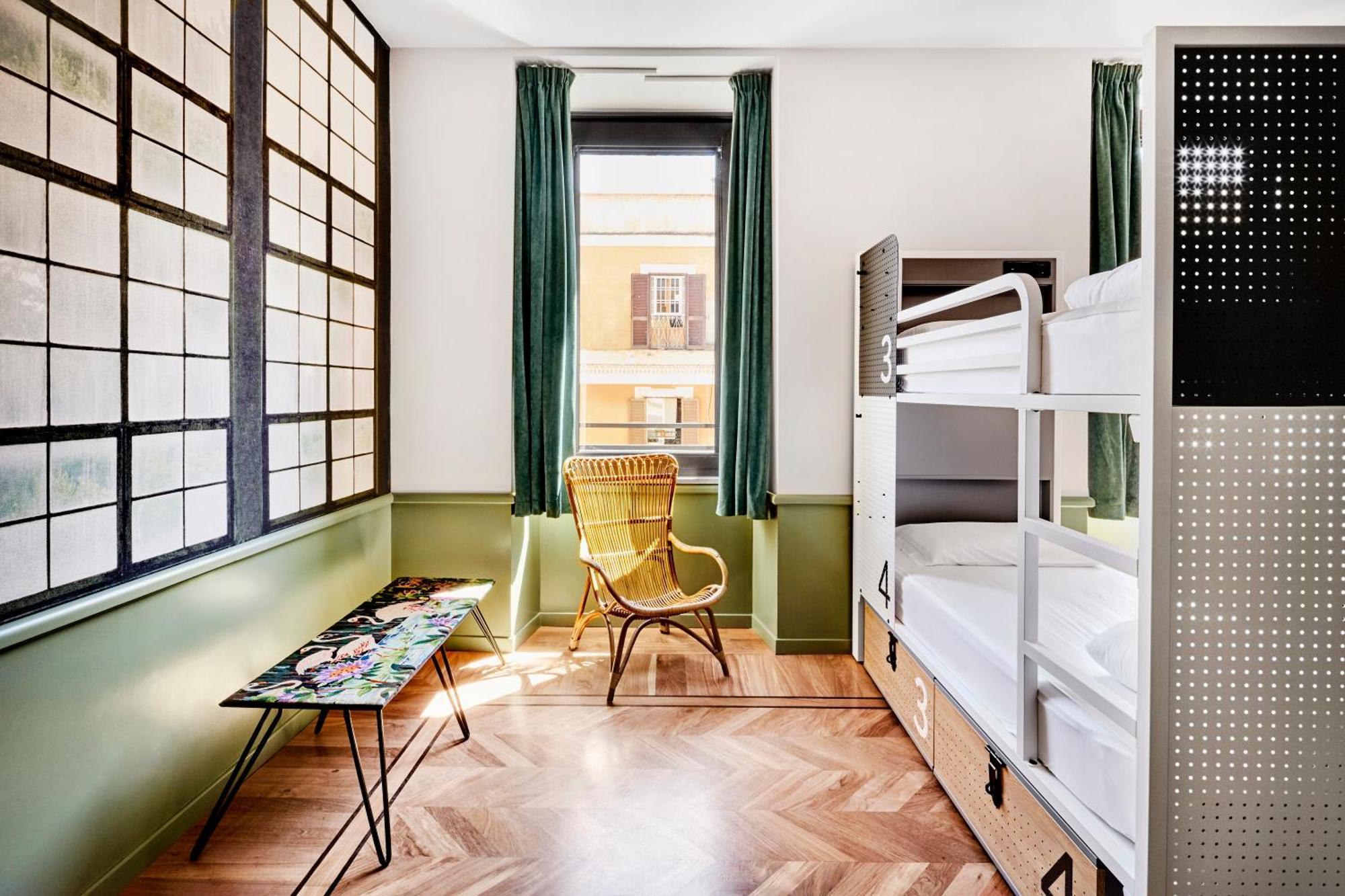 Vierpersoonskamer met Badkamer