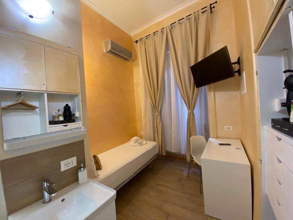 Quarto Individual com Casa de Banho Privativa