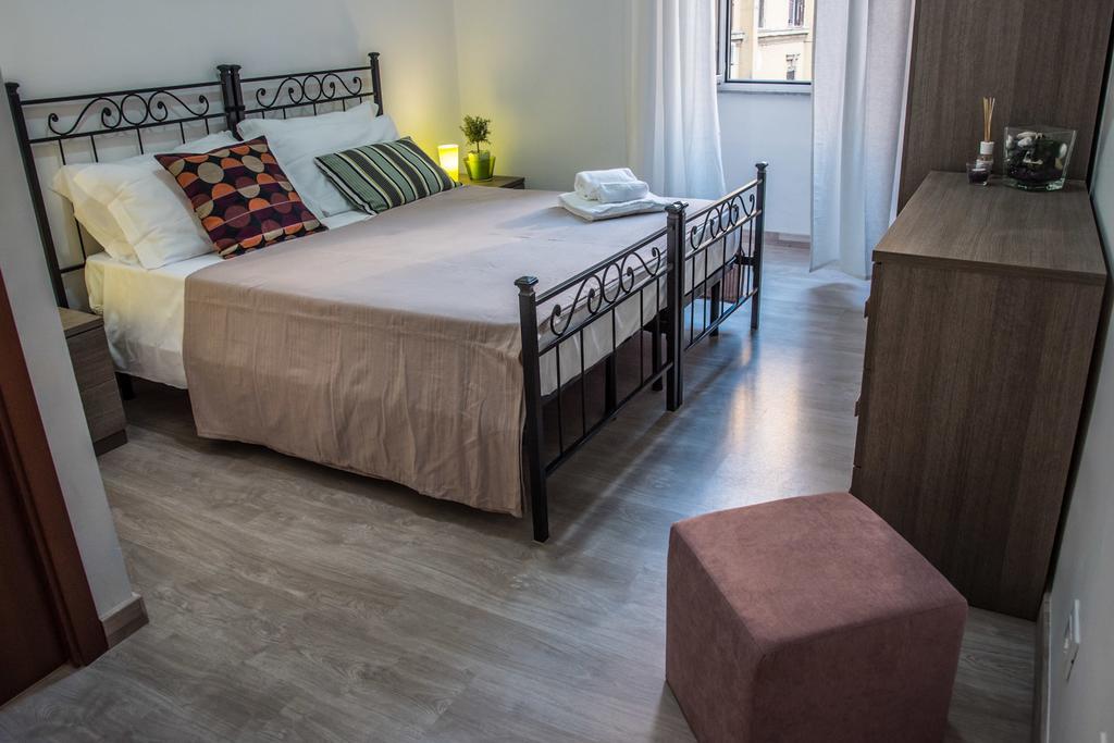 Quarto com Cama de Casal ou 2 de Solteiro