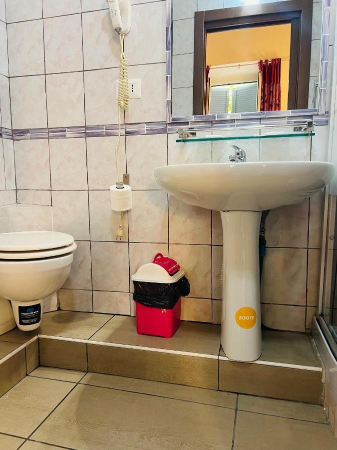 Quarto Triplo com Banheiro Privativo