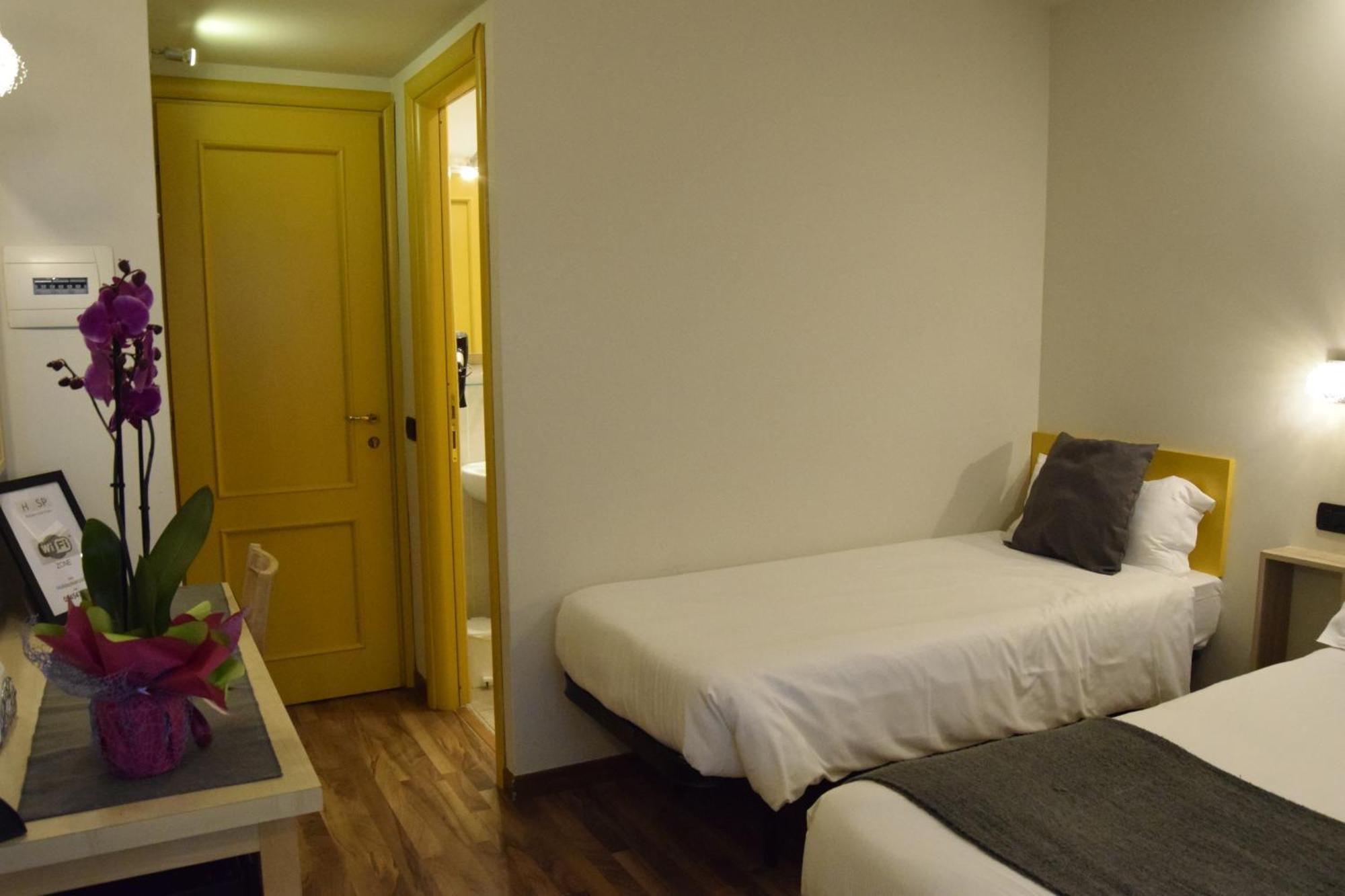 Quarto Triplo Básico