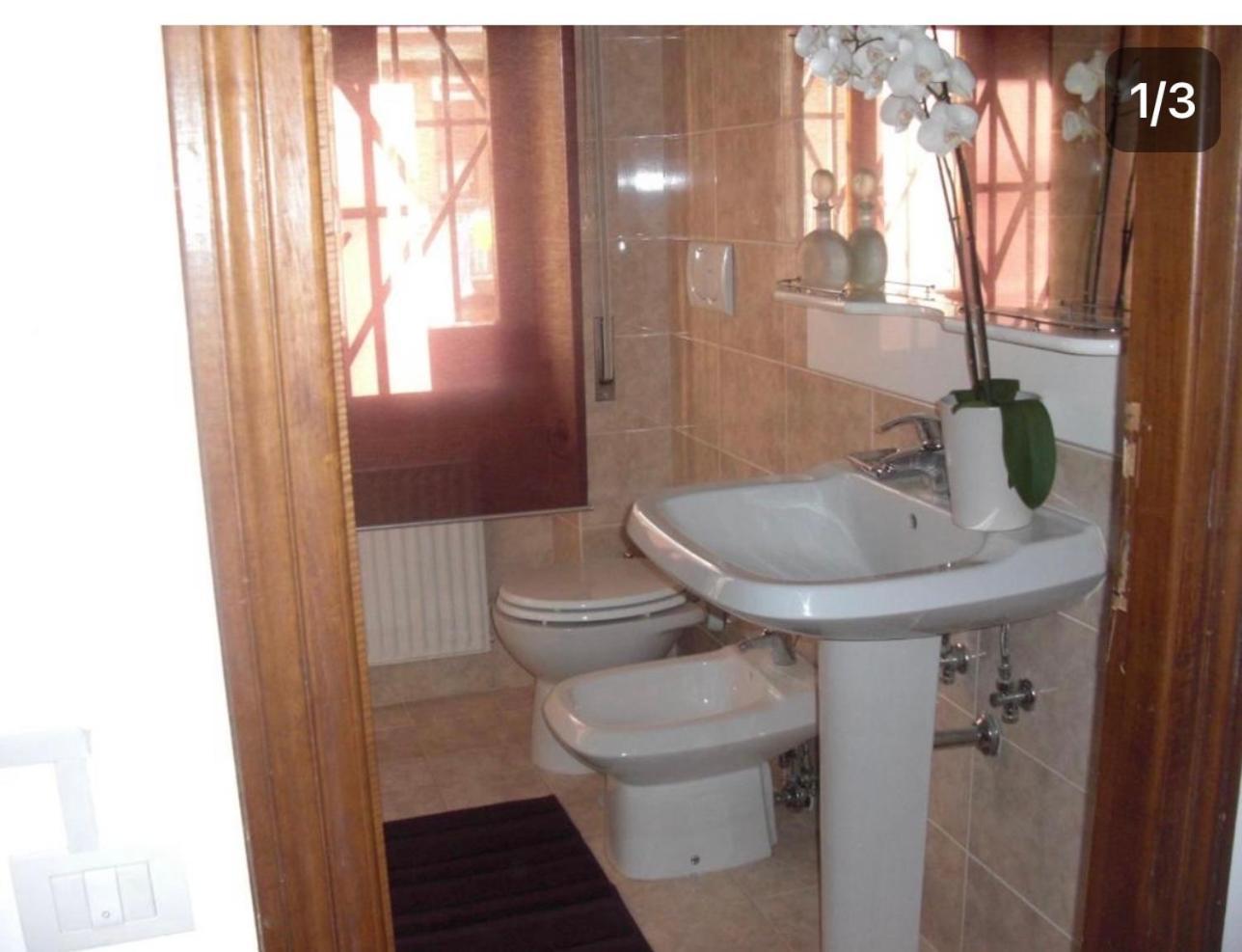 Quarto Duplo com Casa de Banho Partilhada