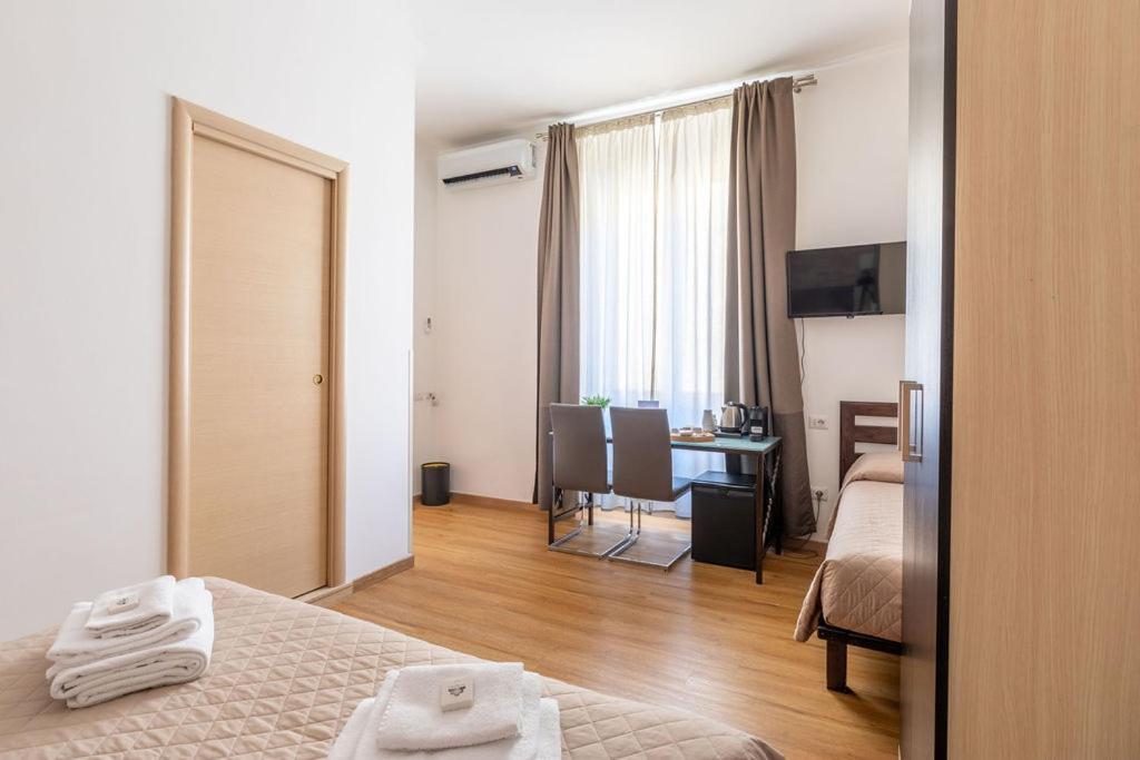Triple Room,1630933258:JPEG