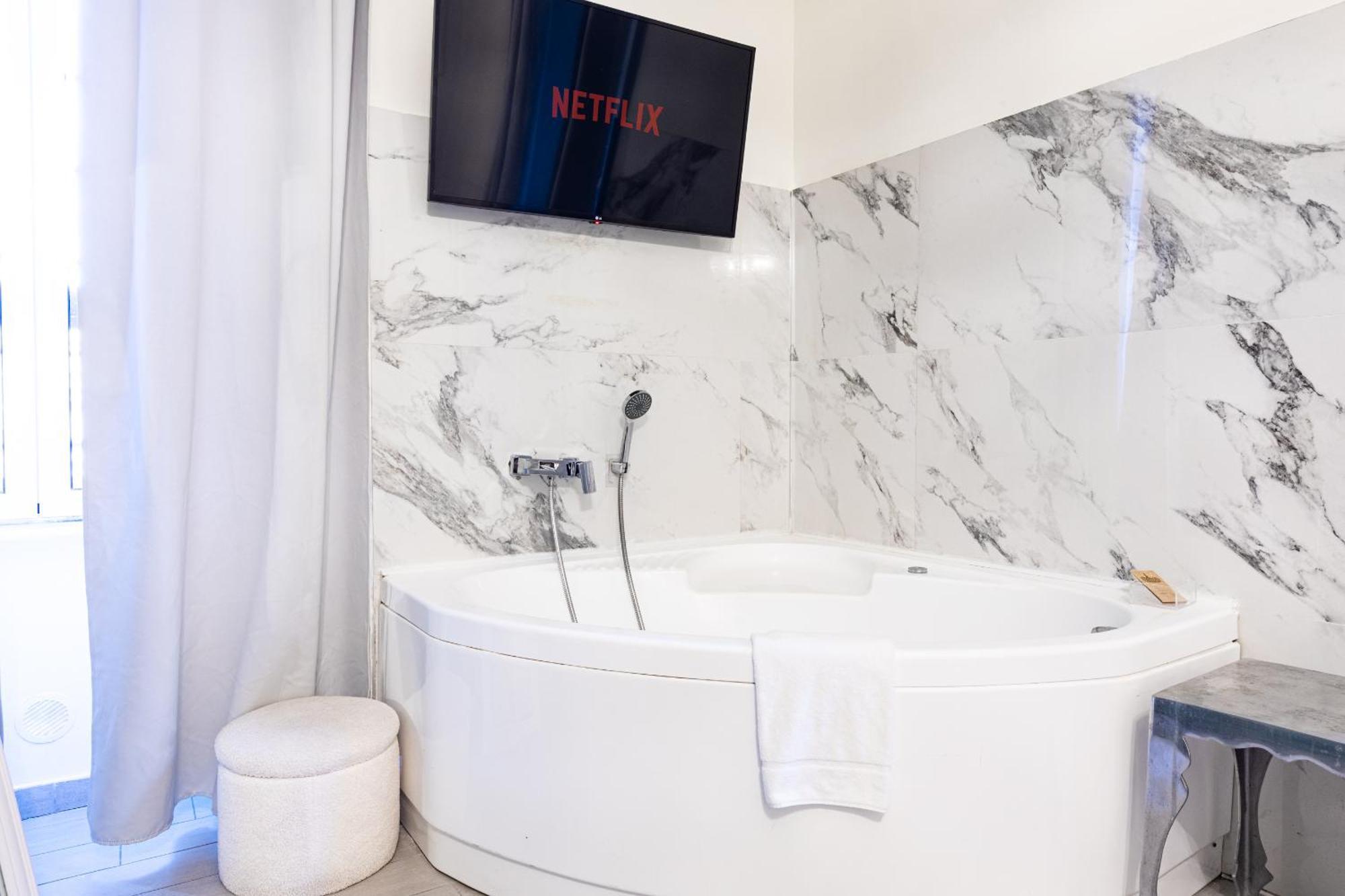 Quarto Duplo com Banheira de Hidromassagem