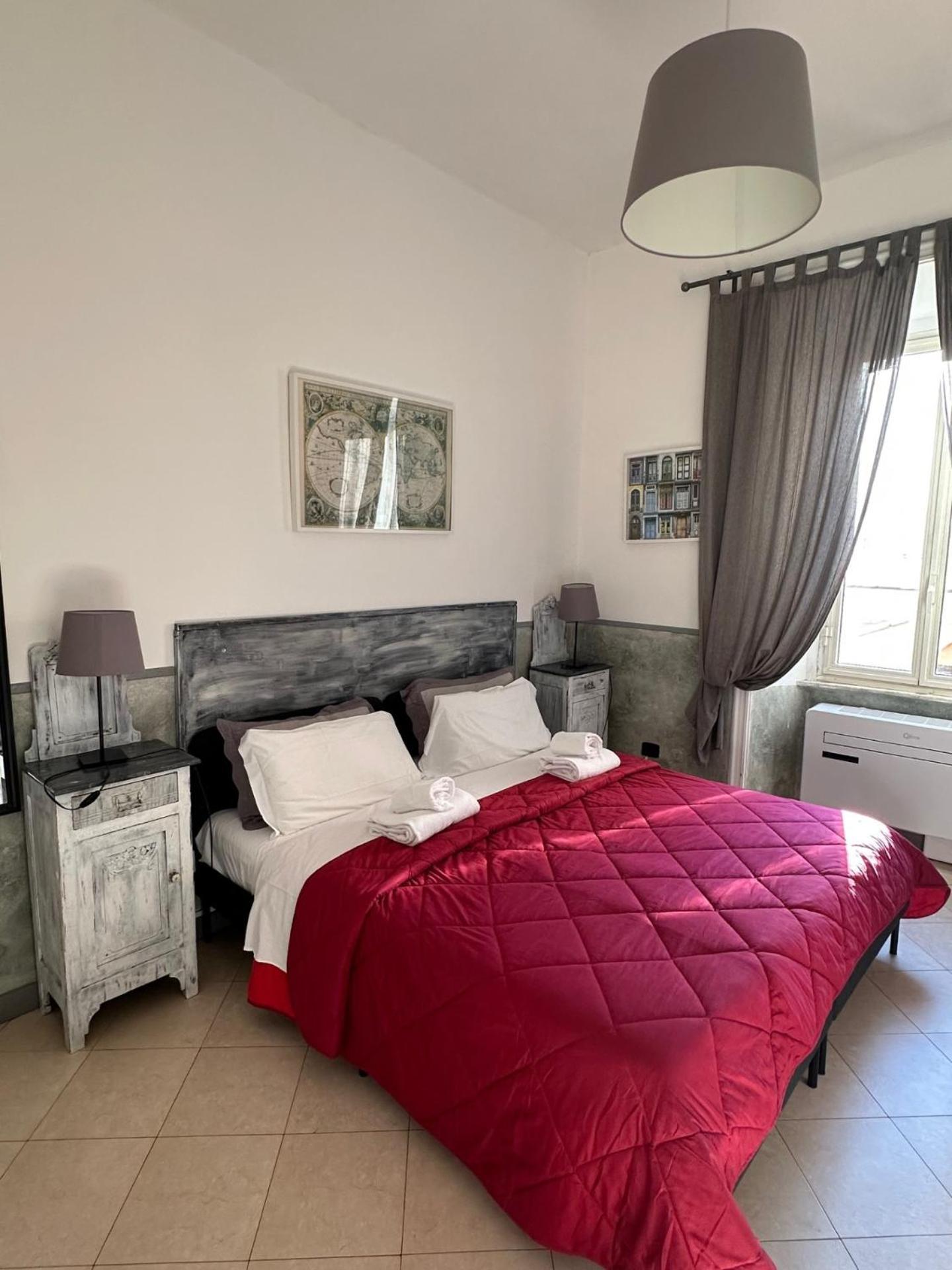 Quarto Triplo com Casa de Banho Privada Externa