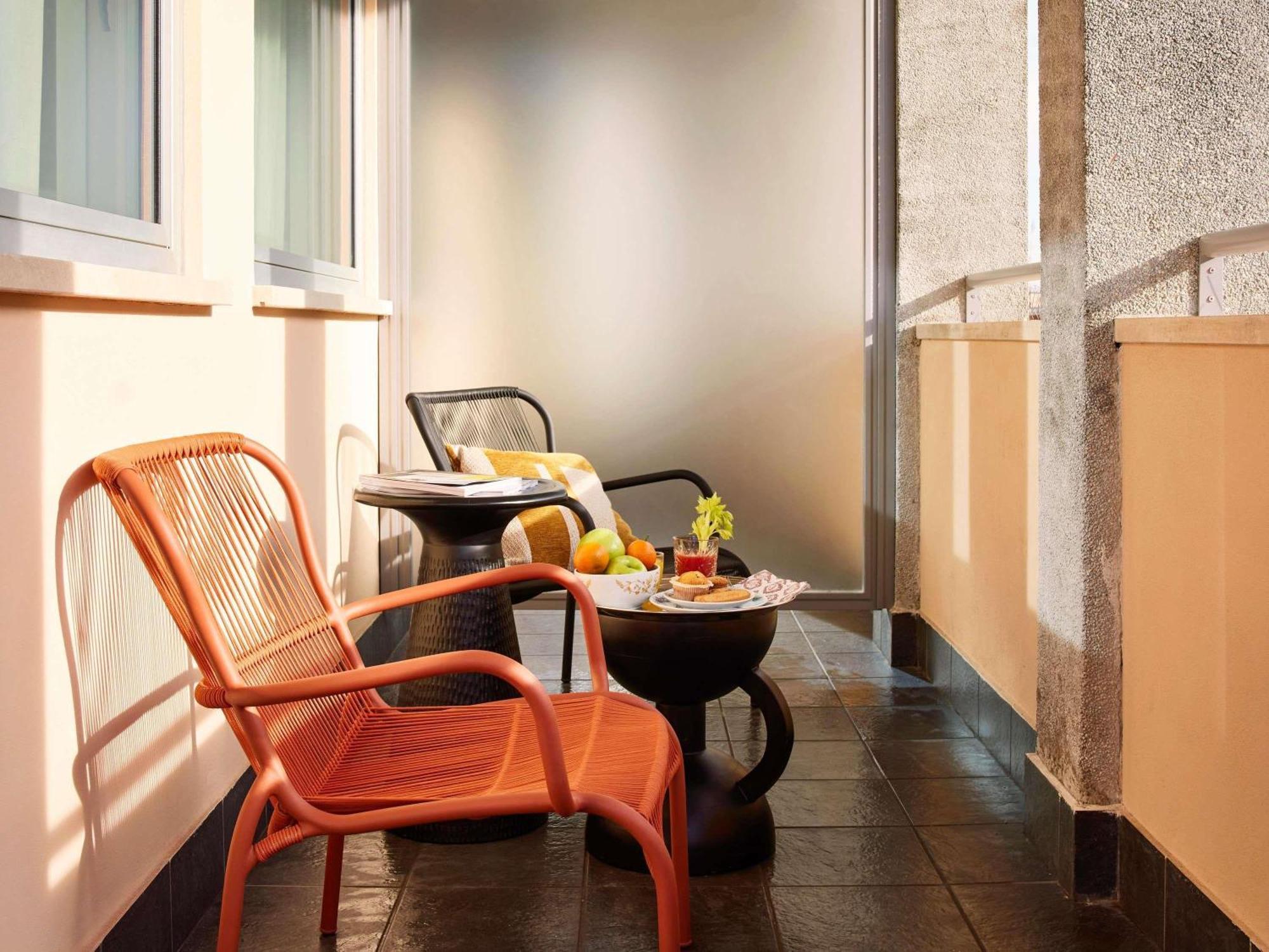 GROTE MAMA TWEEPERSOONSKAMER MET BALKON