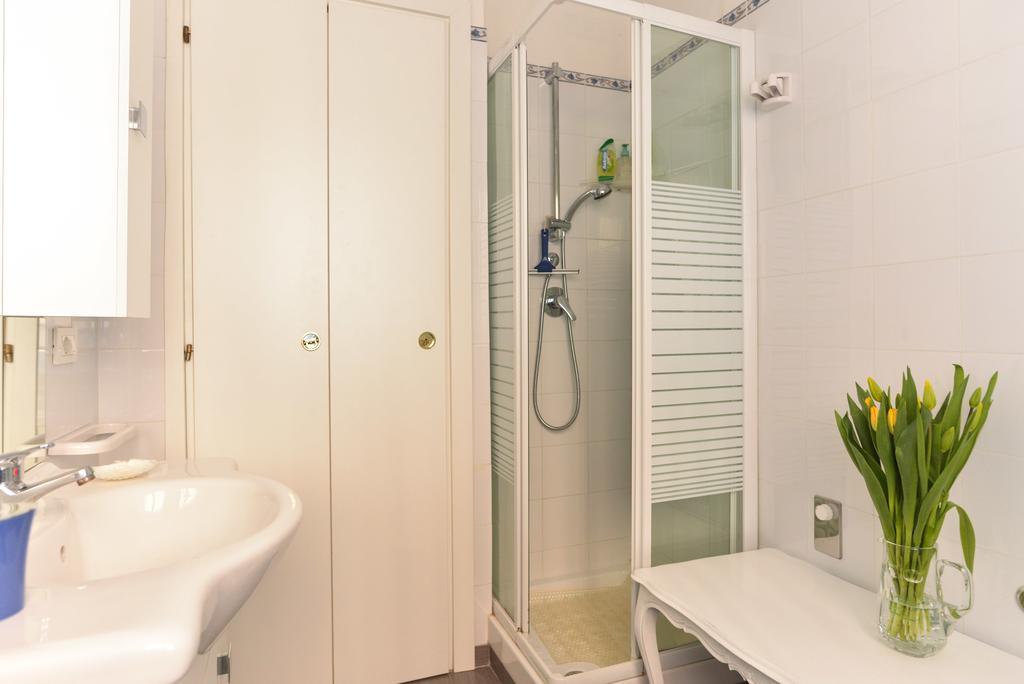 Quarto Pequeno com Cama de Casal ou 2 de Solteiro