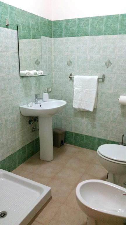 Quarto Duplo com Casa de Banho Partilhada