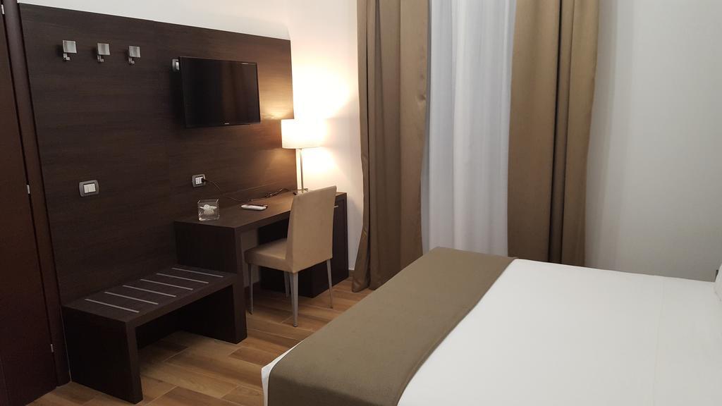 Double Room with Private External Bathroom,274062237:JPEG