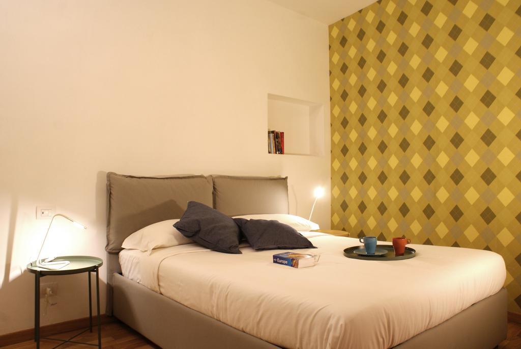 Quarto Triplo com Banheiro Privativo