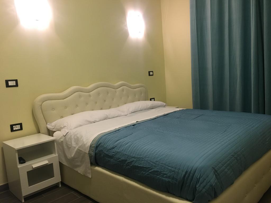 Quarto Triplo com Casa de Banho Privativa