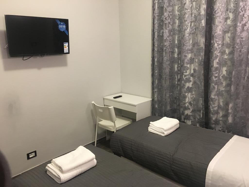 Quarto Twin com Casa de Banho