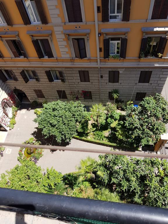 Einzelzimmer mit Balkon