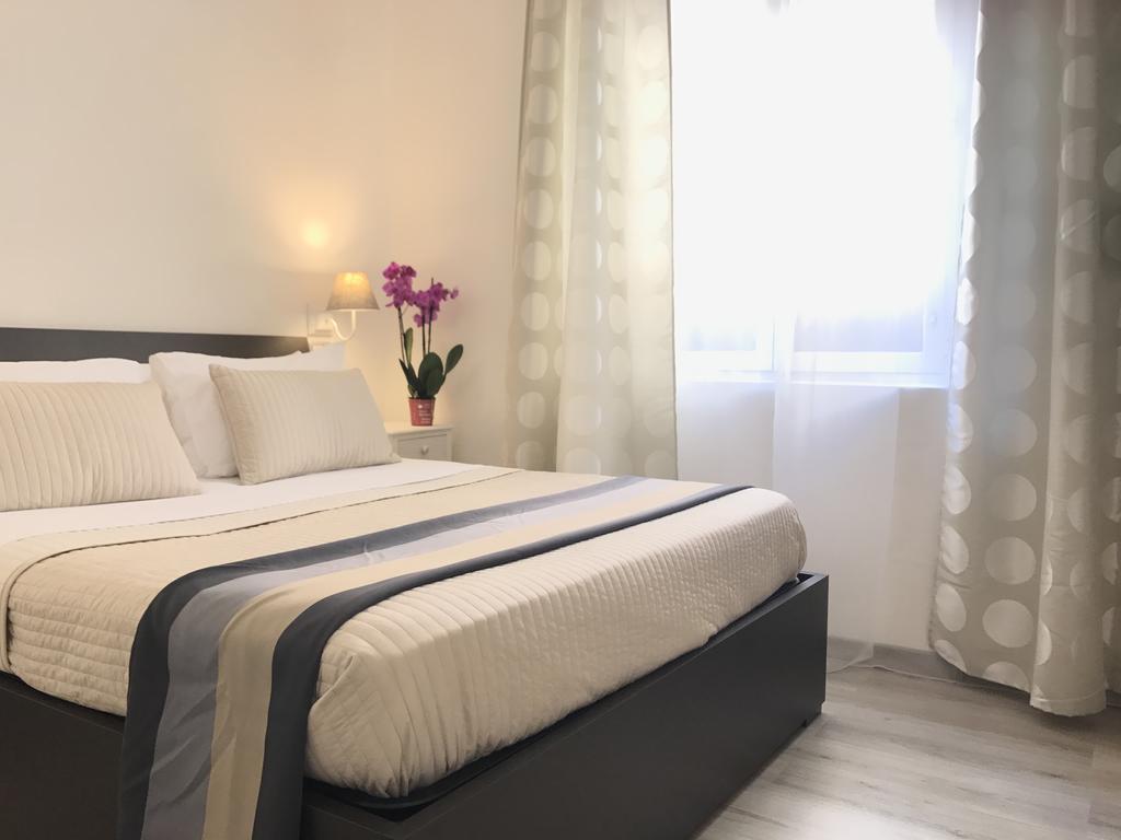Quarto Duplo com Casa de Banho Privativa