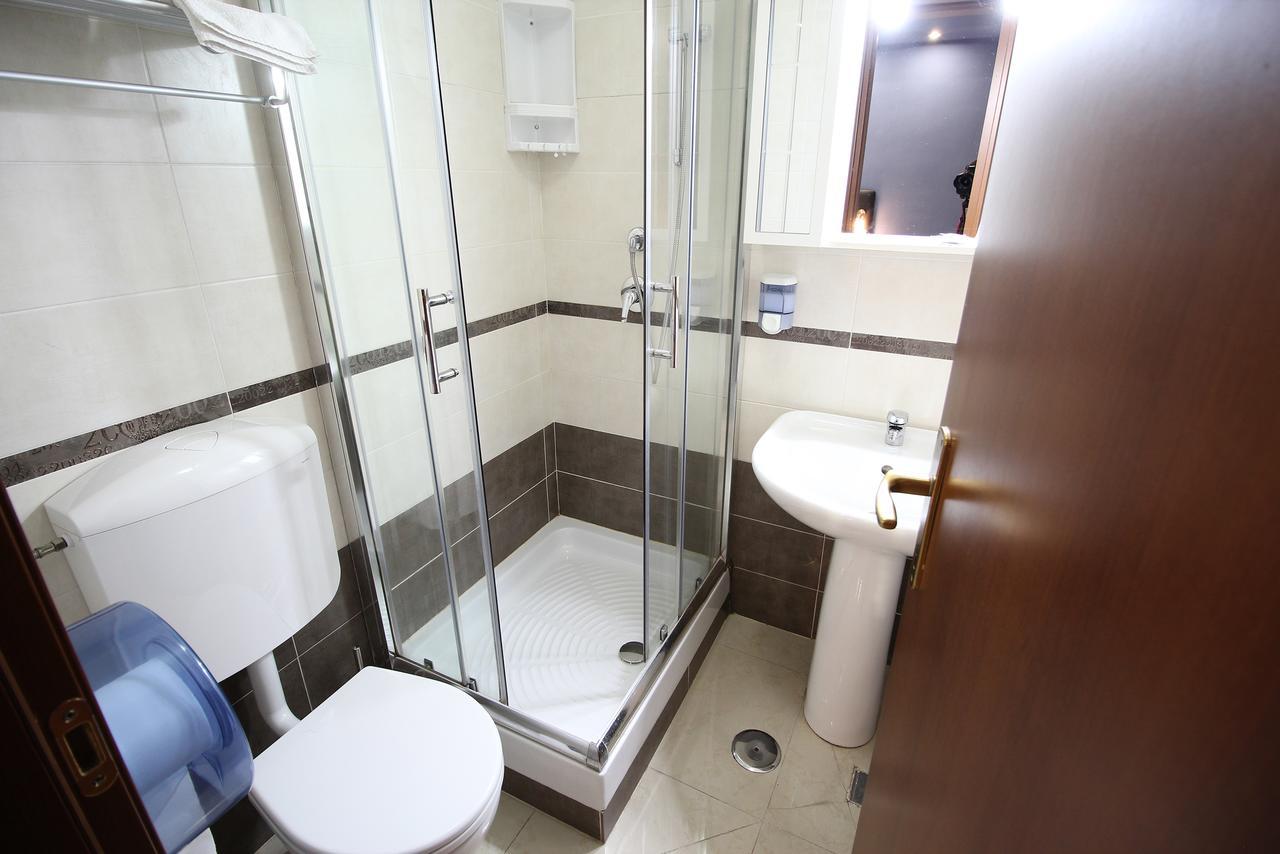 Quarto Duplo com Casa de Banho Privativa
