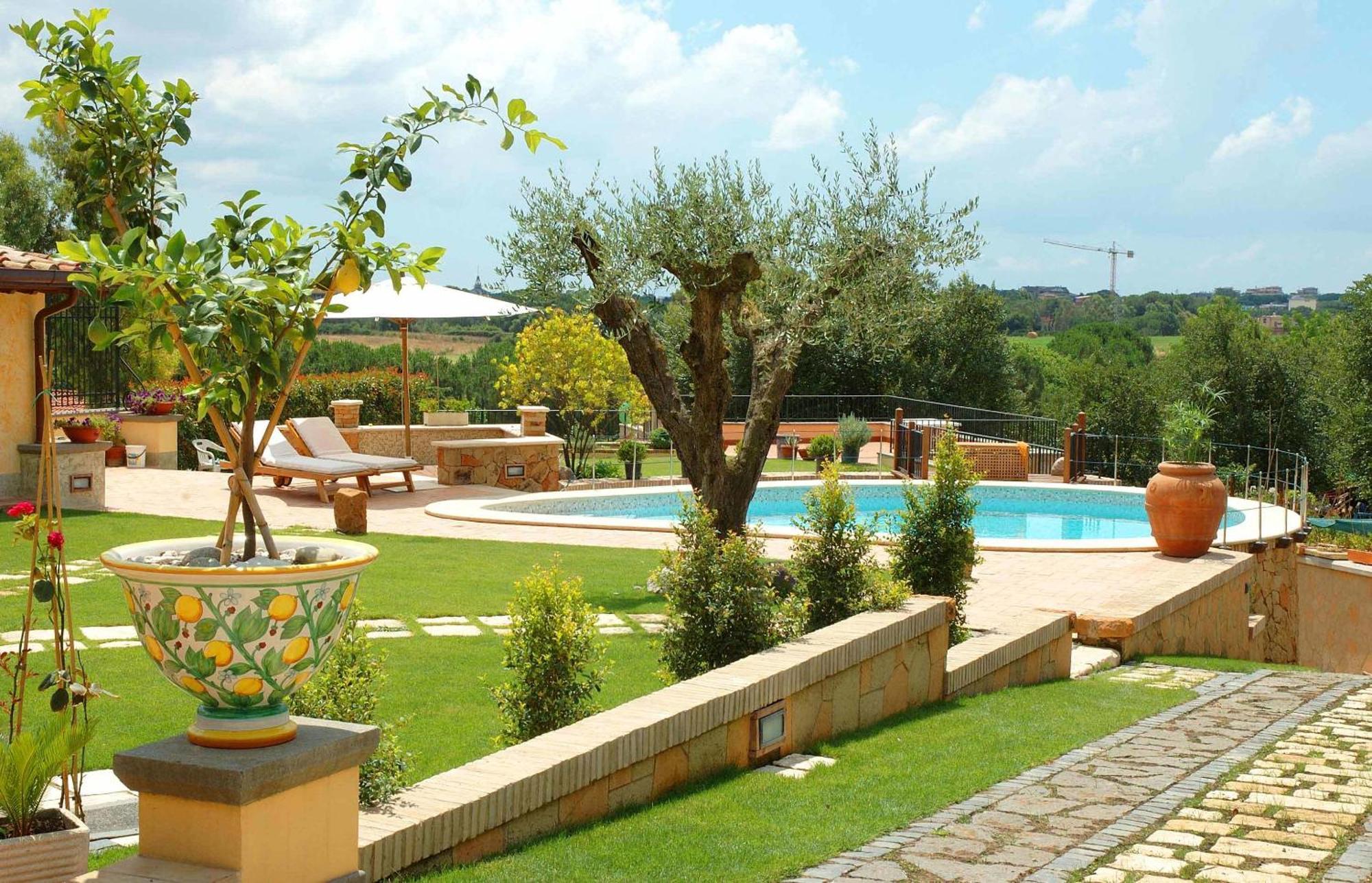 Suíte com Cama Queen-size e Vista da Piscina