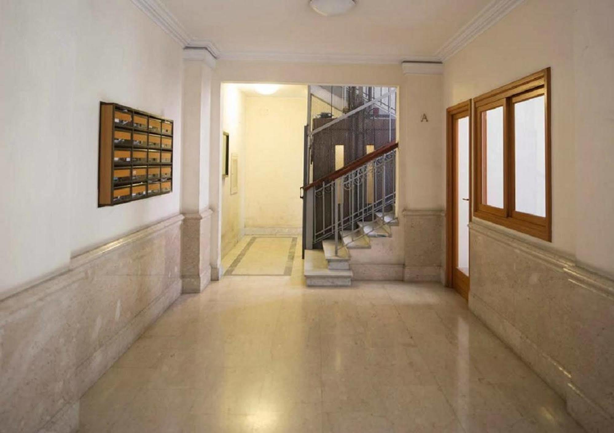 Quarto Queen com Casa de Banho Partilhada