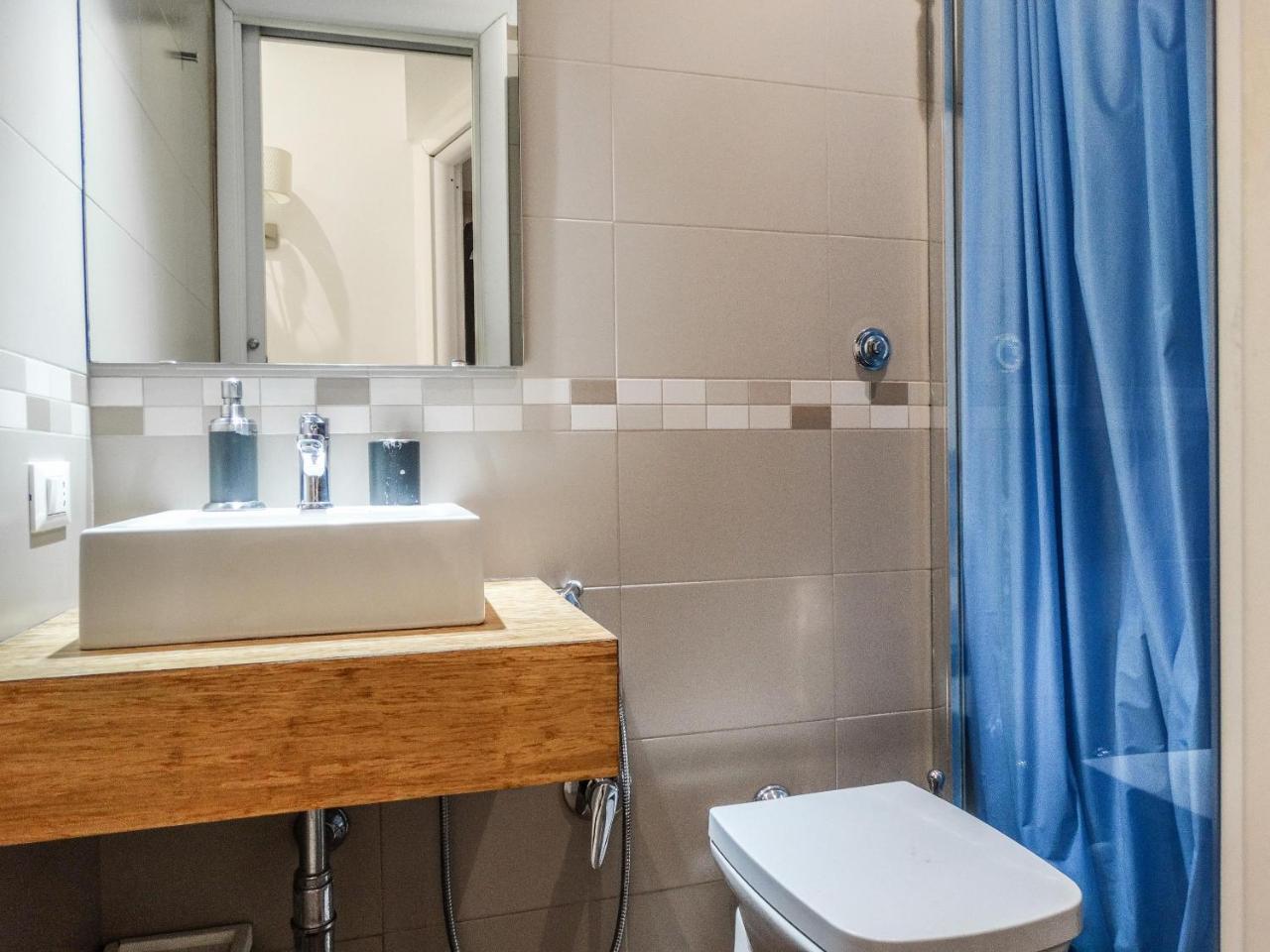 Quarto Duplo com Casa de Banho Privada Externa