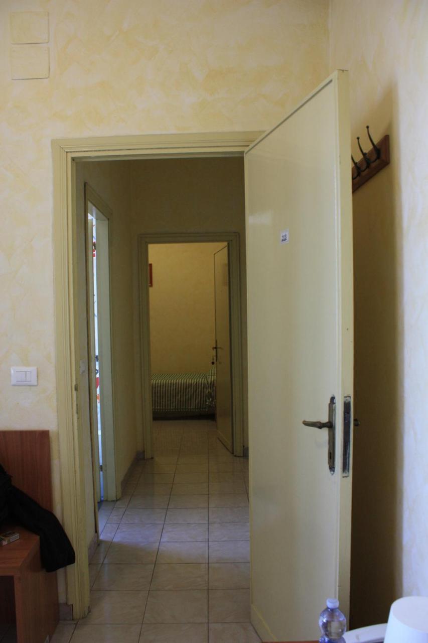 Single Room,768823714:JPEG