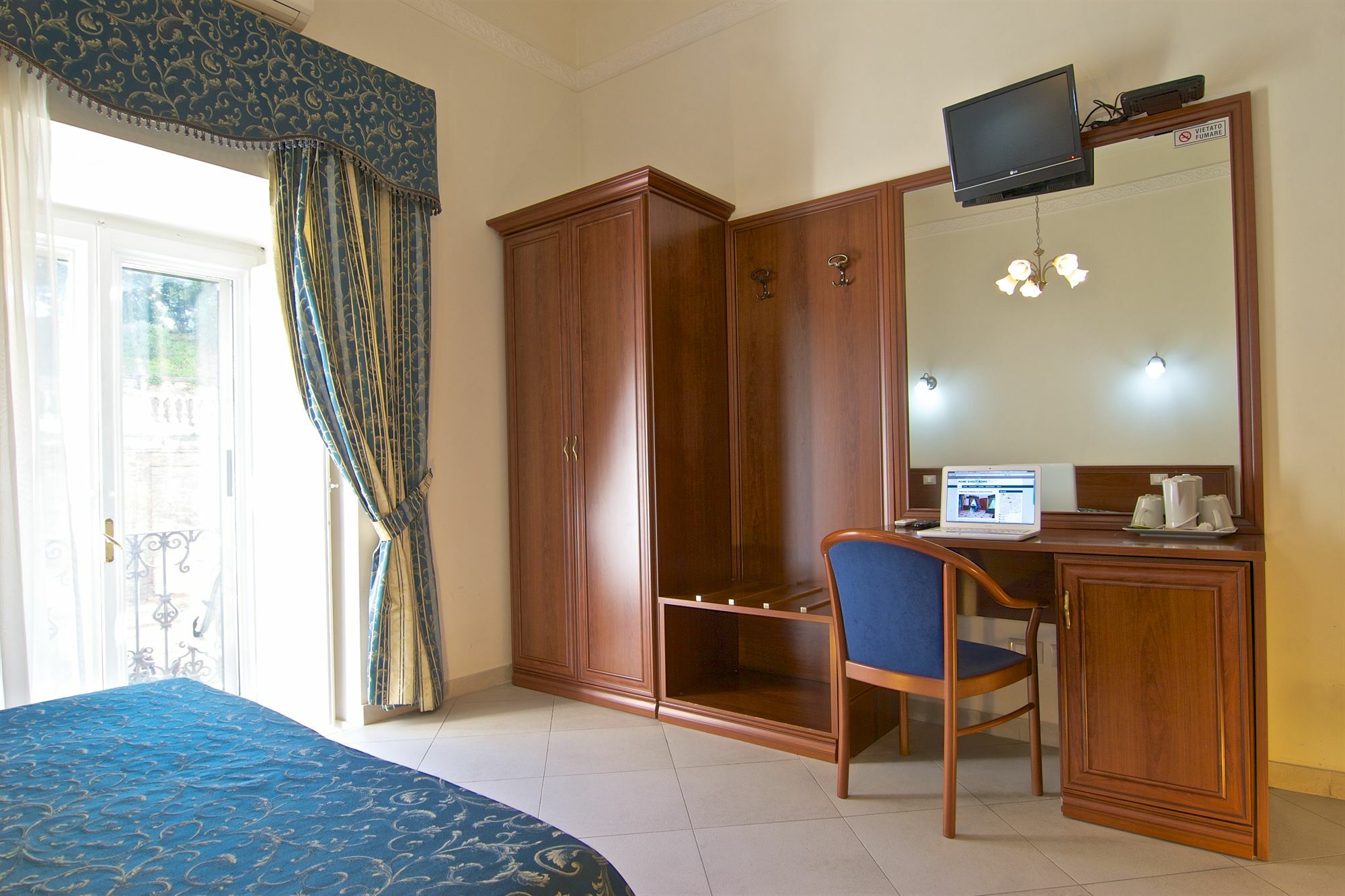Quarto Superior com Cama de Casal ou 2 de Solteiro