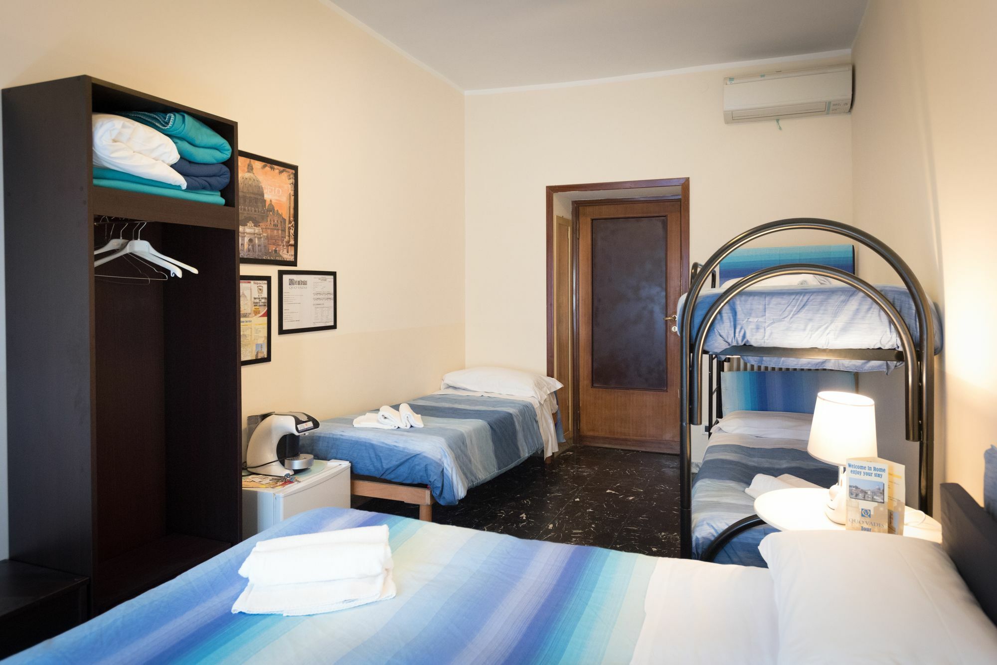 Economy Quadruple Room Private External Bathroom