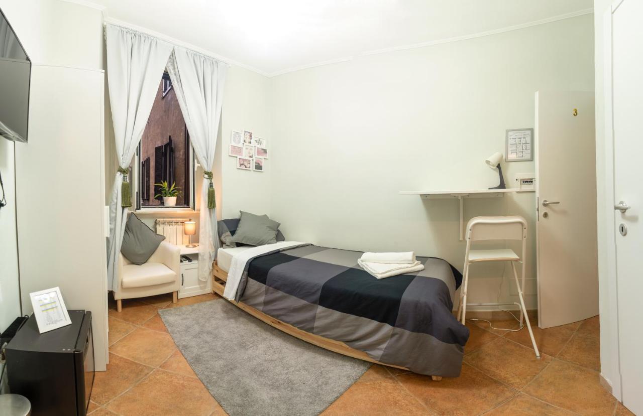 Quarto Individual com Banheiro Privativo