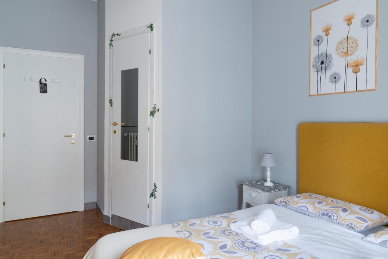 Zweibettzimmer mit Balkon