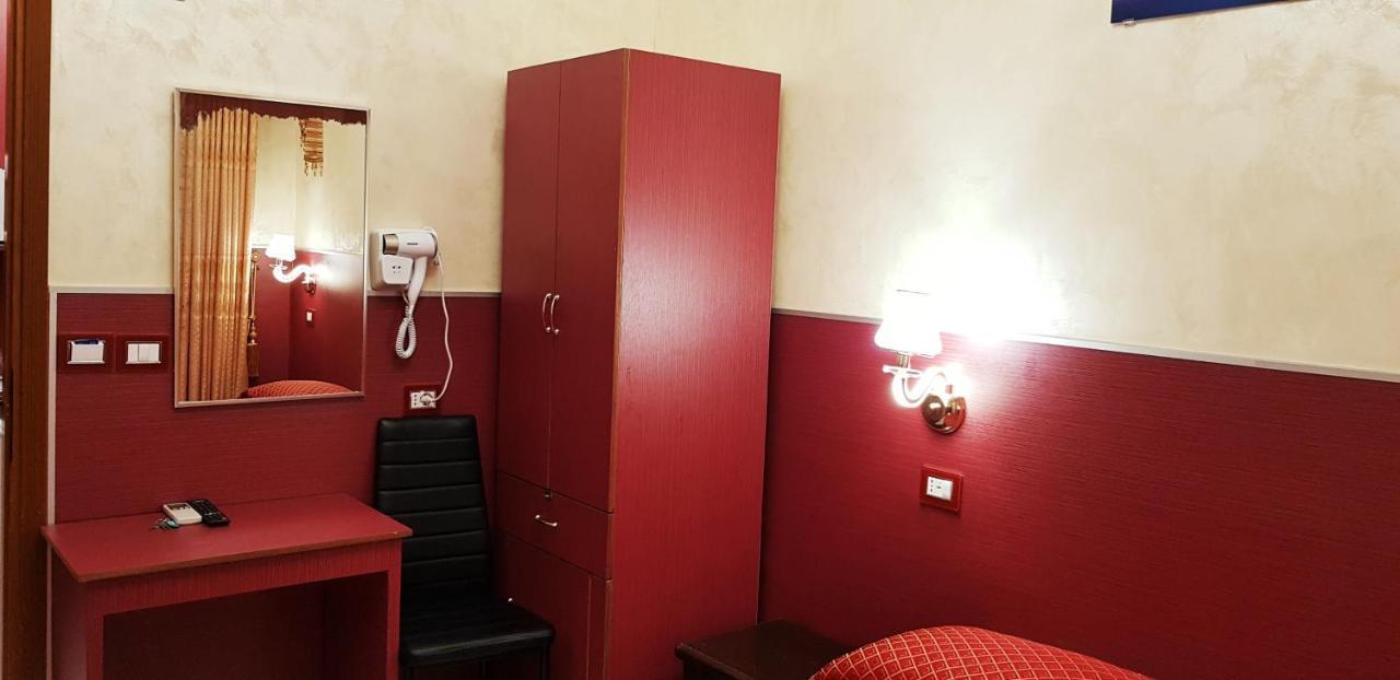 Quarto Duplo com Casa de Banho Partilhada