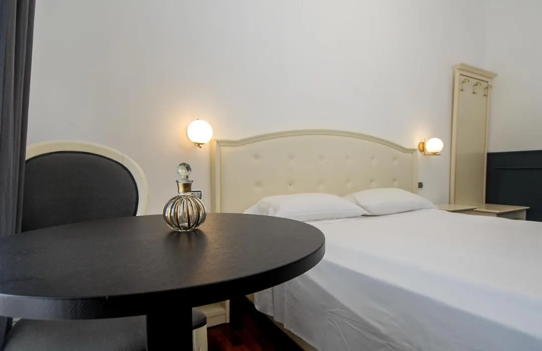 Piccolo Di Piazza Di Spagna Suites-1