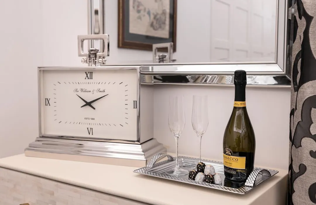 Barcaccia Luxury Suites-1