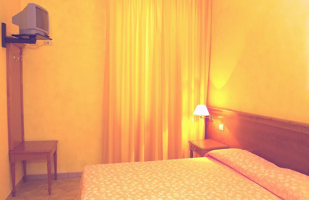 Hotel Kriss-1