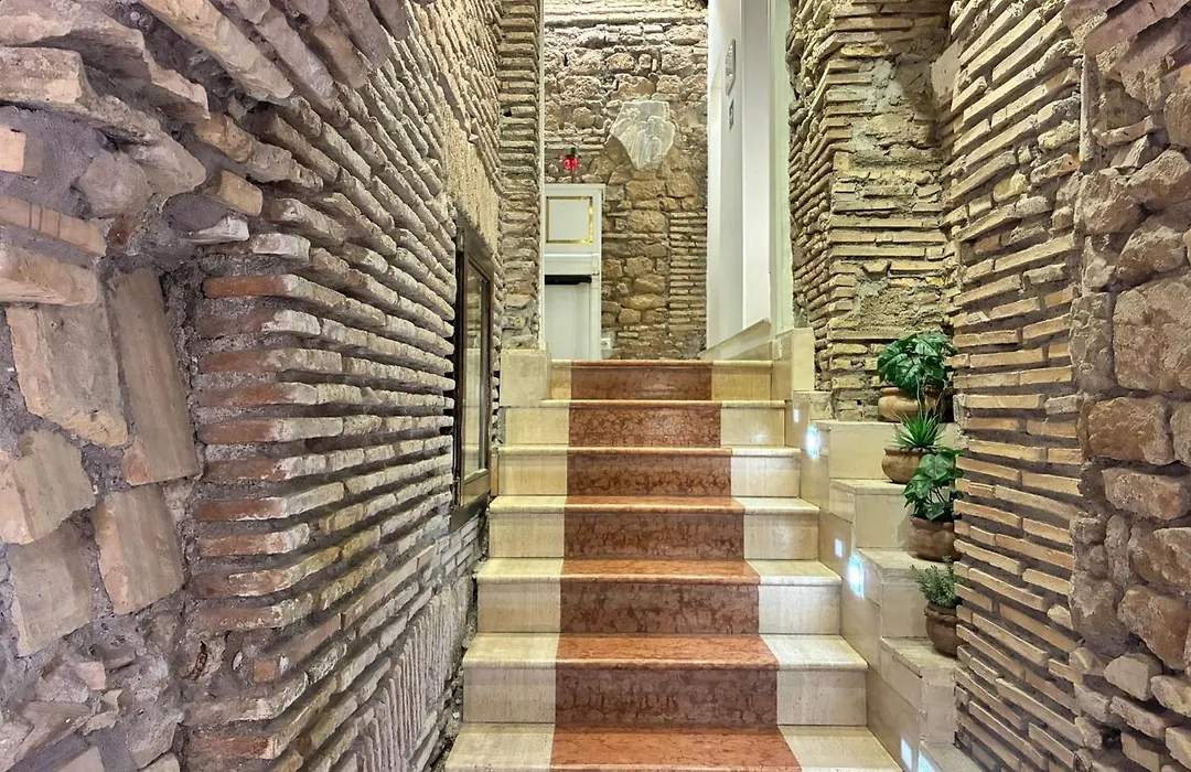 Pantheonview - Luxury Suites-1