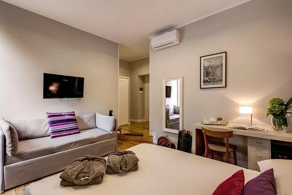 The Club Navona-1