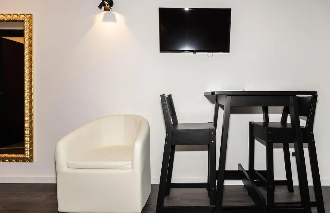 Trevi & Pantheon Design Rooms-1