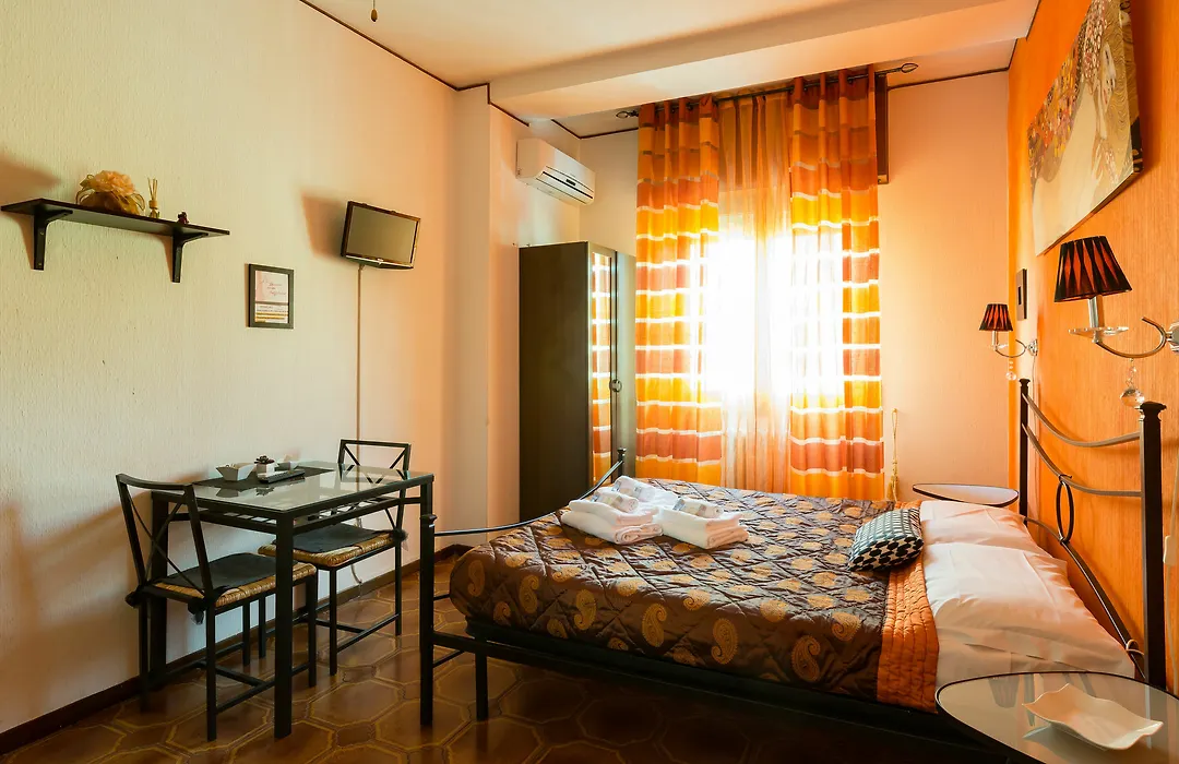 Rosso Charming Guest House Vaticano-1