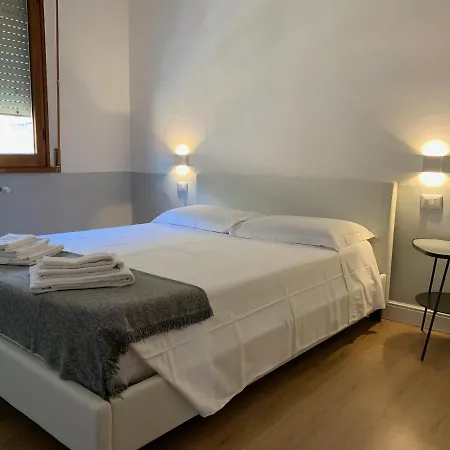 Rosso Charming Guest House Vaticano-2