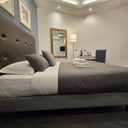 B&B Home 77-2