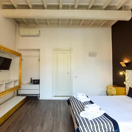 Navona Secret Stay Guest House-2