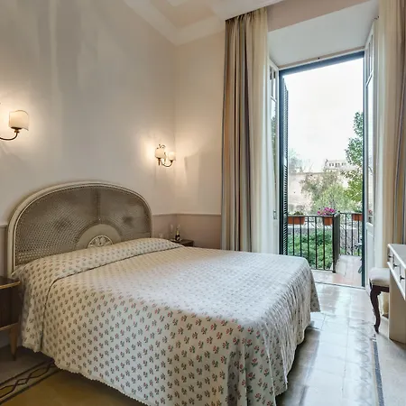 Rome Charming Suites-3