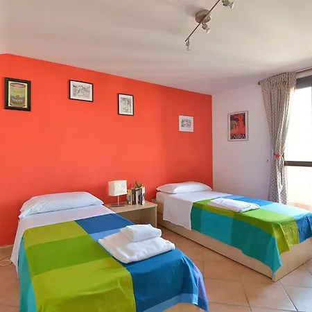 Amarcord B&B-2