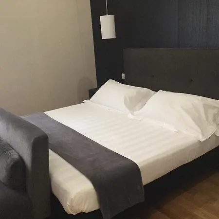 Rhome Terminal Guest House-2