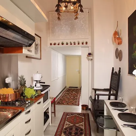 Roma Central Guest House-2