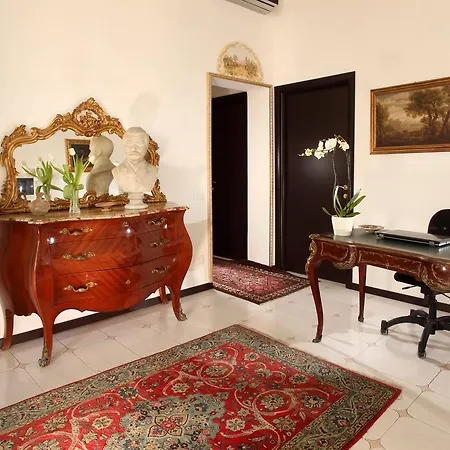 Roma Central Guest House-3