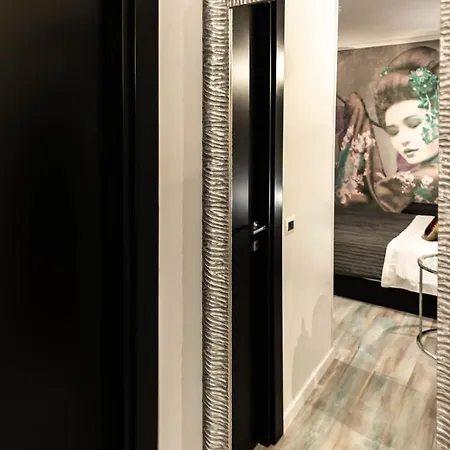 Trevi & Pantheon Design Rooms-3