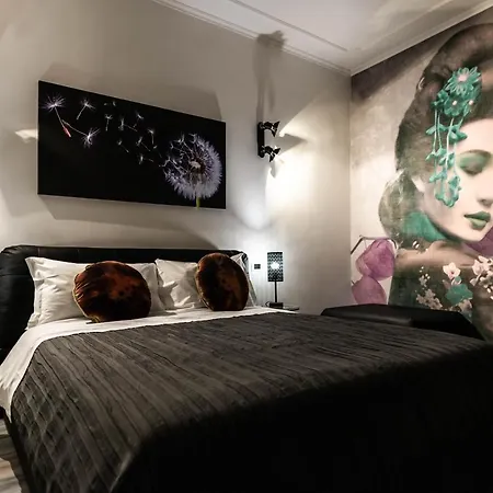 Trevi & Pantheon Design Rooms-2