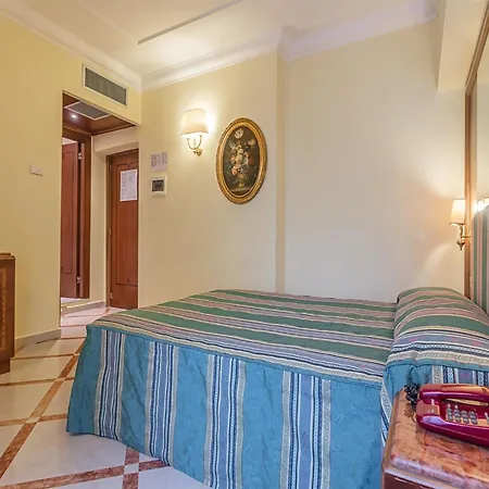 Raeli Hotel Noto-3