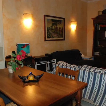 Anna VI Guest Home-3